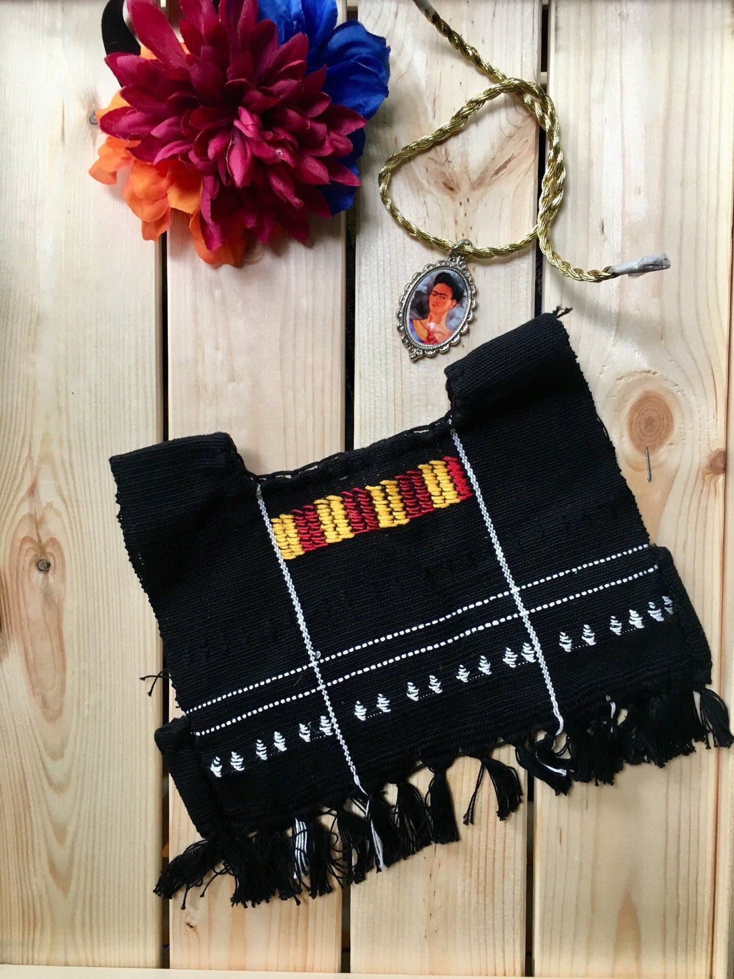 Frida Kahlo inspired dog costume - GueyitaMexicana