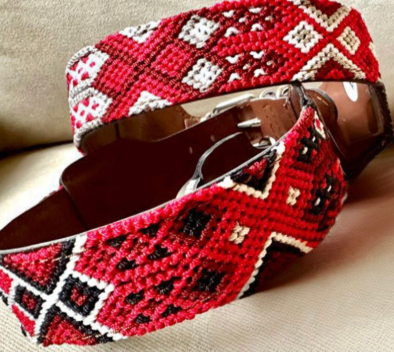 Handcrafted Elegance: Artisanal Dog Collars for Your Stylish Pup- Size L